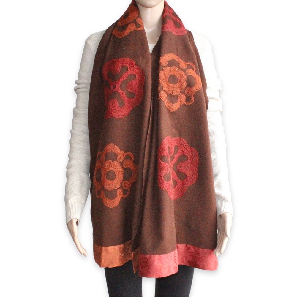 Metropolitan Museum of Art Scarf Brown Wool Red / Orange Stitched Floral Mandala